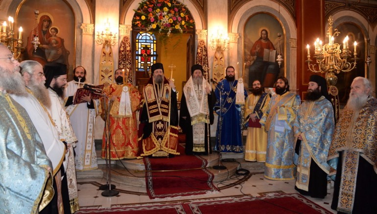 Πατρών προς Υπ. Παιδείας: «Όποιος κάθεται σ’ αὐτή τήν θέση πρέπει νά κάνῃ τόν Σταυρό του» (ΦΩΤΟ)