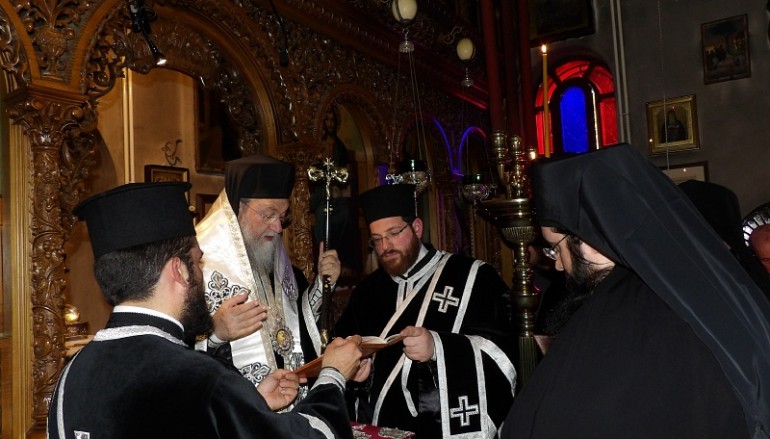 Κουρά Μεγαλόσχημου μοναχού στην Ι. Μ. Κορίνθου (ΦΩΤΟ)