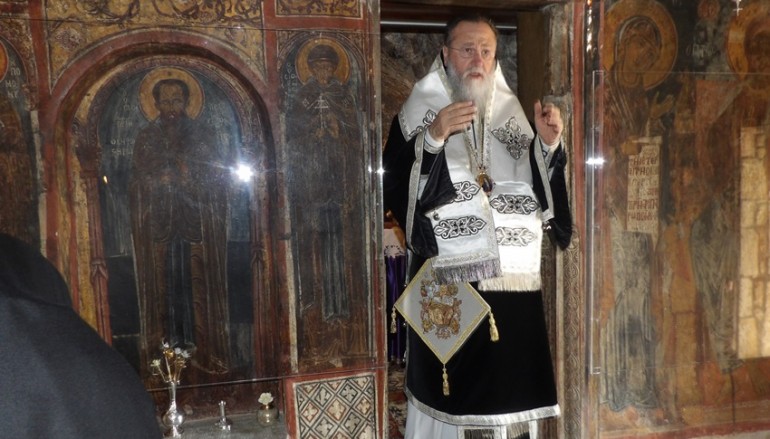 Προηγιασμένη Θεία Λειτουργία στην Ι. Μονή Οσίου Παταπίου στο Λουτράκι (ΦΩΤΟ)