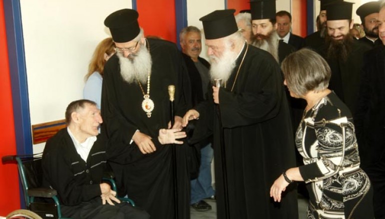 Φαρμακευτικό υλικό στο Σταυρίδειο Ίδρυμα από τον Αρχιεπίσκοπο Αθηνών (ΦΩΤΟ)