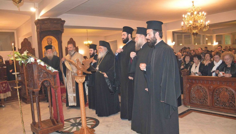 Ο Μητροπολίτης Νεαπόλεως στα Πεύκα για τους Γ΄Χαιρετισμούς (ΦΩΤΟ)