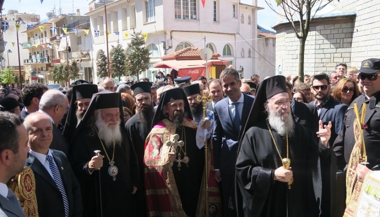 Ενθρονίστηκε ο νέος Μητροπολίτης Καρπενησίου Γεώργιος (ΦΩΤΟ)