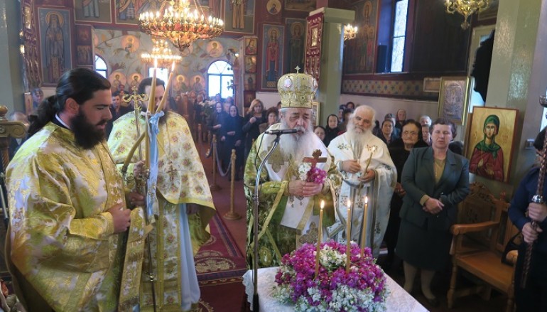 Κυριακή της Σταυροπροσκυνήσεως στο Πετρωτό Δομοκού (ΦΩΤΟ)
