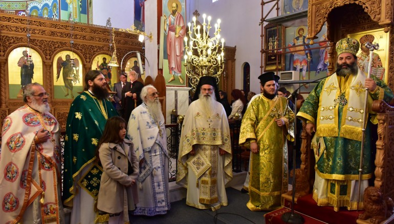 Λαγκαδά: «Ο Σταυρός του Χριστού πρέπει να χαρακτηρίζει την ζωή μας» (ΦΩΤΟ)