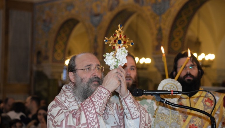 Ἡ Κυριακή τῆς Σταυροπροσκυνήσεως στήν Ἱερά Μητρόπολη Πατρῶν (ΦΩΤΟ)