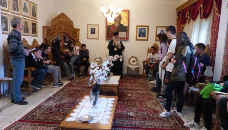 Μαθητές του 2ου Γυμνασίου Καστοριάς στον Μητροπολίτη Καστορίας (ΦΩΤΟ)