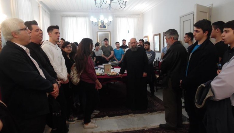 Επίσκεψη Εκκλησιαστικού Γυμνασίου και Λυκείου Νεαπόλεως στον Μητροπολίτη Θεσσαλιώτιδος (ΦΩΤΟ)