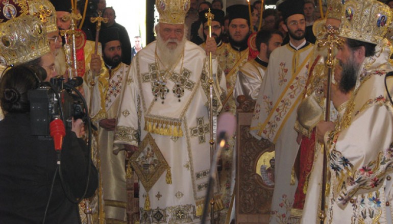 Αρχιεπίσκοπος: «Αν αποκοπεί ο Χριστός από τη ζωή μας, θα ζούμε στο σκοτάδι» (ΦΩΤΟ)