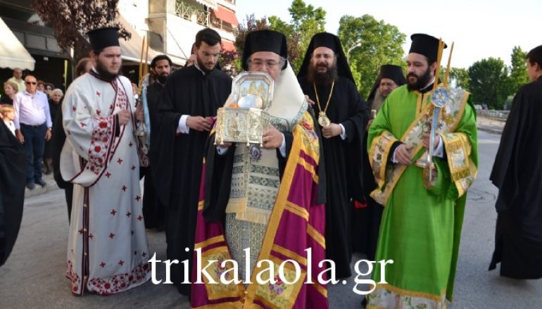 Τα Τρίκαλα λιτάνευσαν τον Πολιούχο τους (ΦΩΤΟ – ΒΙΝΤΕΟ)