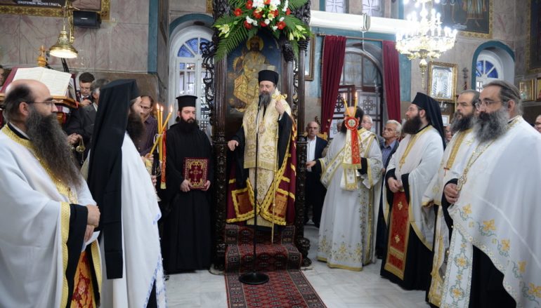 Ὁ Ἑσπερινός τῆς μνήμης τῶν Ἁγίων Κωνσταντίνου καί Ἑλένης στήν Ι. Μ. Πατρῶν (ΦΩΤΟ)