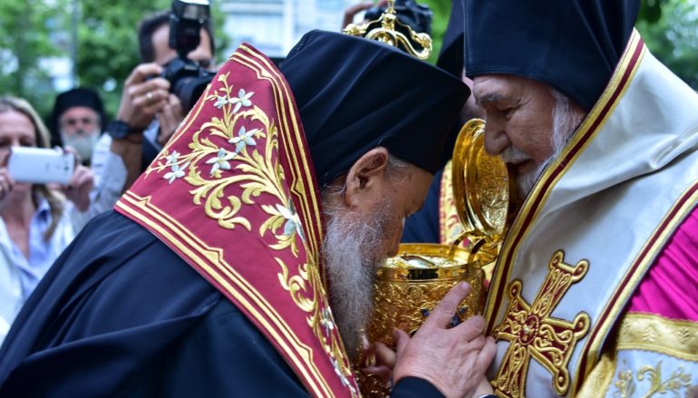 Η Λάρισα υποδέχθηκε Λείψανο του Αγίου Νικολάου από την Ιταλία (ΦΩΤΟ)