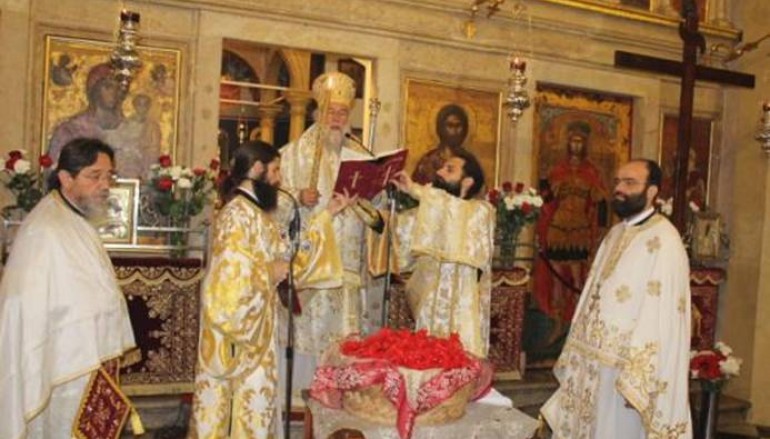 Η Αναστάσιμη Θεία Λειτουργία στην Κέρκυρα (ΦΩΤΟ)