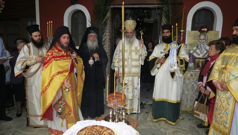 Με λαμπρότητα εορτάσθηκε ο Άγιος Επιφάνιος στην Κόμνηνα (ΦΩΤΟ)