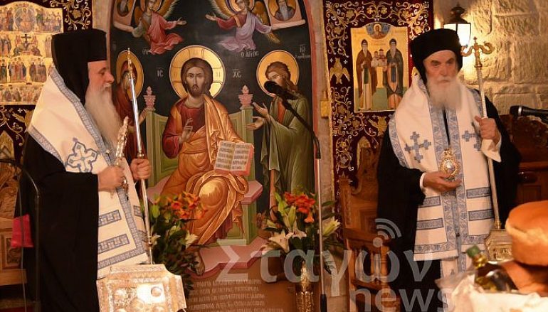 Πανηγυρικός εσπερινός στην Ι. Μονή Βαρλαάμ Μετεώρων (ΦΩΤΟ)