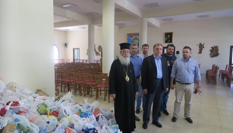 Προσφορά τροφίμων από την Περιφέρεια Στερεάς Ελλάδος και τον «ΣΚΑΪ» στην Ι. Μ. Φθιώτιδος (ΦΩΤΟ)