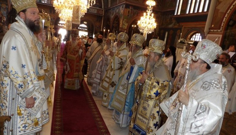 Πολυαρχιερατικό Συλλείτουργο στον Καθεδρικό Ι. Ναό Απ. Παύλου Κορίνθου (ΦΩΤΟ)