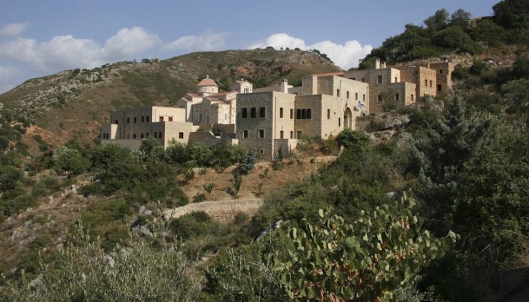 Το Μοναστήρι των Χανίων που κεντούν τα άμφια του Οικ. Πατριάρχη (ΦΩΤΟ)