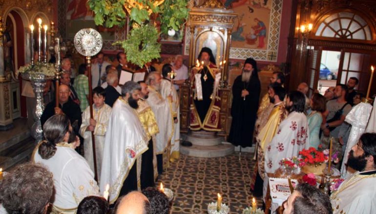 Με λαμπρότητα ο Εσπερινός του Αγίου Παναγή Μπασιά στην Κεφαλλονιά (ΦΩΤΟ)