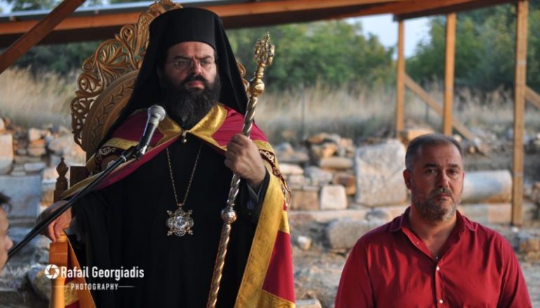 Εσπερινός από το Μητροπολίτη Μαρωνείας σε Αρχαιολογικό χώρο (ΦΩΤΟ)
