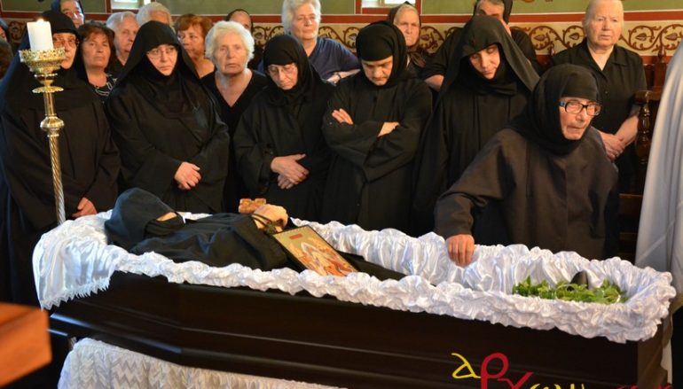 Eξόδιος ακολουθία μοναχής Σαλώμης της Ι. Μονής Κοιμήσεως Θεοτόκου Κανδήλας (ΦΩΤΟ)