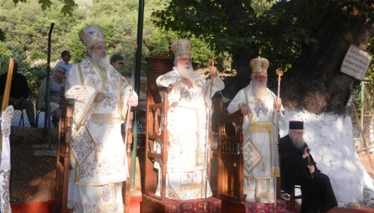 Λαοθάλασσα προσκυνητών στην πανήγυρη της Ι. Μονής Ξενιάς (ΦΩΤΟ)