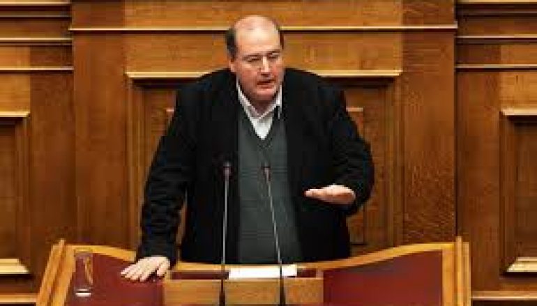 Πέντε τζαμιά ζήτησε από την Βουλή ο Ν.Φίλης