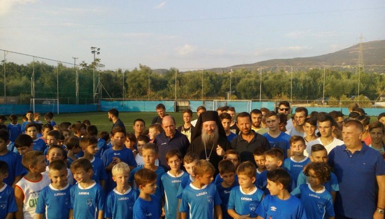 Ἁγιασμὸς στὴν Ἀκαδημία Ποδοσφαίρου «Ἀθλόπολις» ἀπὸ τὸν Μητροπολίτη Πατρῶν (ΦΩΤΟ)