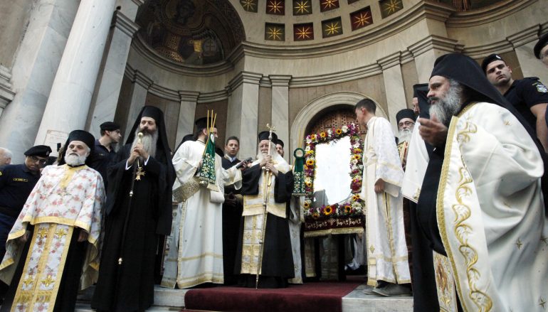 Λιτανεία της Ι. Εικόνος του Αγ. Διονυσίου του Αρεοπαγίτου στην πόλη των Αθηνών (ΦΩΤΟ)