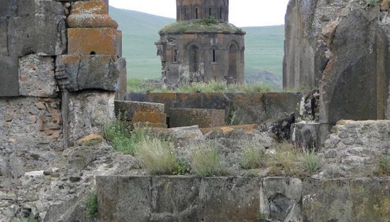 Αρχαίος ναός ήρθε στο φως κοντά στην Αττάλεια