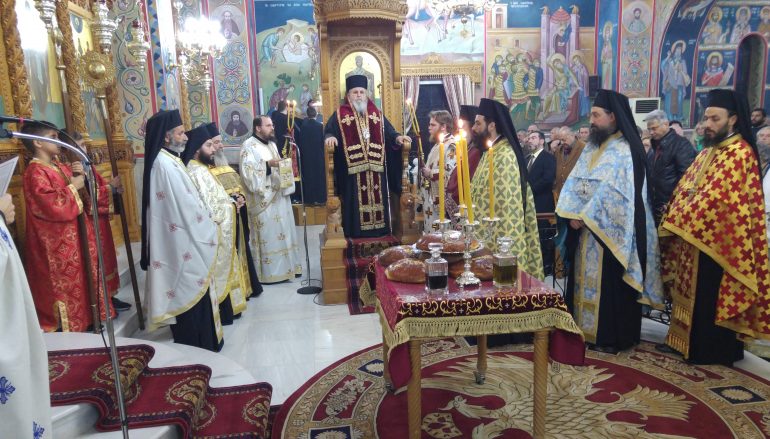 Την χείρα του Αγ. Χαραλάμπους υποδέχθηκε ο Ι. Ναός Αγίου Γεωργίου Καρέα (ΦΩΤΟ)