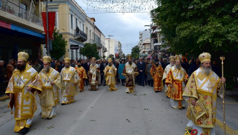 Πλημμύρα πιστών για τον πολιούχο της Πάτρας Άγιο Ανδρέα (ΦΩΤΟ)