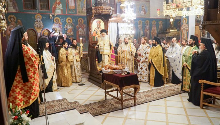 Τεμάχιο Λειψάνου του Αγίου Λουκά Συμφερουπόλεως στην Καισσαριανή (ΦΩΤΟ)