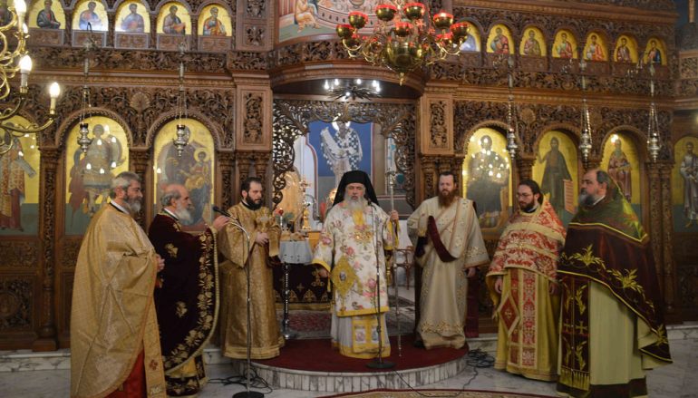 Αρχιερατική Χριστουγεννιάτικη Θεία Λειτουργία στην Ι. Μ. Νεαπόλεως (ΦΩΤΟ-ΒΙΝΤΕΟ)