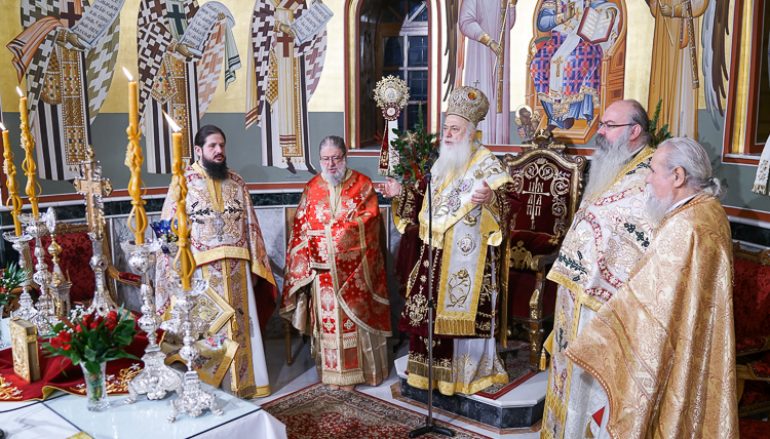 Χριστουγεννιάτικη Θ. Λειτουργία στην Ι. Μ. Βεροίας (ΦΩΤΟ)