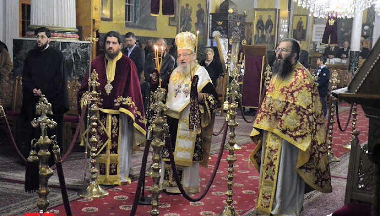 Η Αρχιερατική Θεία Λειτουργία των Χριστουγέννων στο Μεσολόγγι (ΦΩΤΟ)