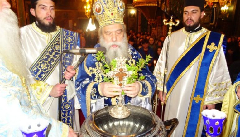 Η Δεσποτική εορτή των Θεοφανείων στον Μητροπολιτικό Ναό Σπάρτης (ΦΩΤΟ)