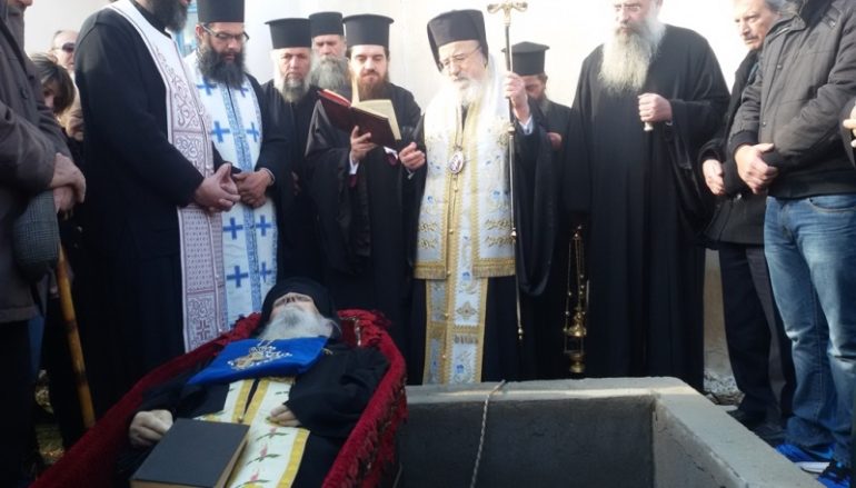 Εξόδιος Ακολουθία του Αρχιμ. Αυγουστίνου Κατσαμπίρη (ΦΩΤΟ)
