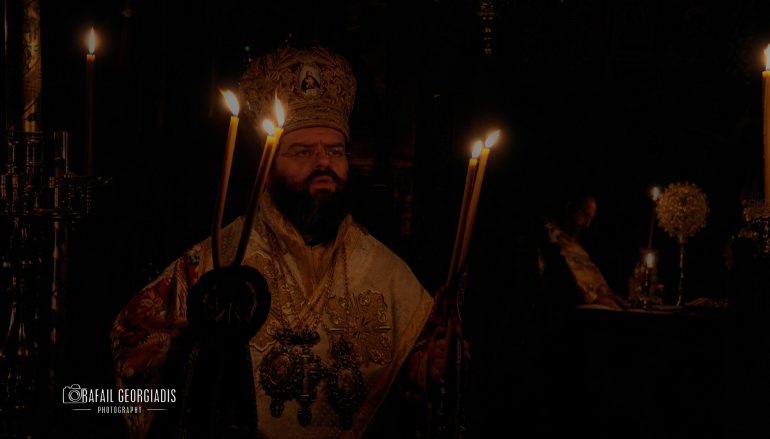 Χριστούγεννα στις χιονισμένες Καρυές του Αγίου Όρους (ΦΩΤΟ)