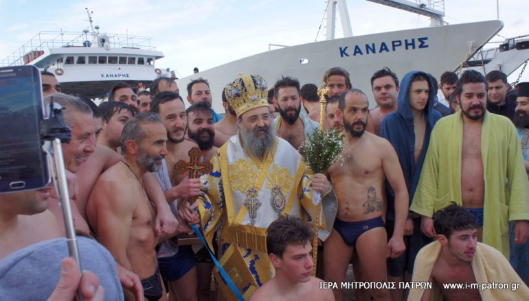 Μὲ λαμπρότητα ἡ Ἑορτὴ τῶν Θεοφανείων στὴν Πάτρα (ΦΩΤΟ – ΒΙΝΤΕΟ)