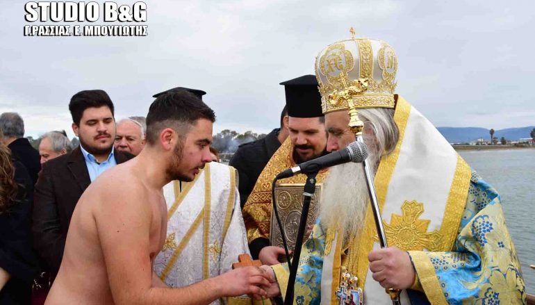 Τα Άγια Θεοφάνεια στη Νέα Κίο (ΦΩΤΟ – ΒΙΝΤΕΟ)