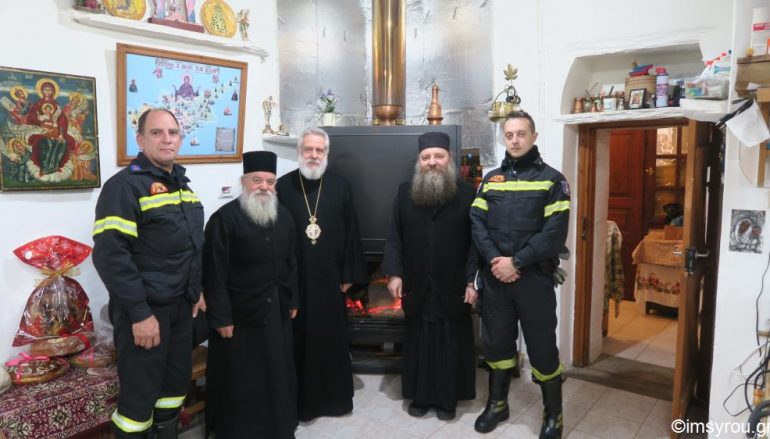 O Μητροπολίτης Σύρου σε Μονές της Άνδρου (ΦΩΤΟ)