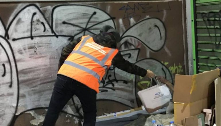 Η «Αποστολή» πρόσφερε τρόφιμα και ρουχισμό στους αστέγους της Αθήνας (ΦΩΤΟ)
