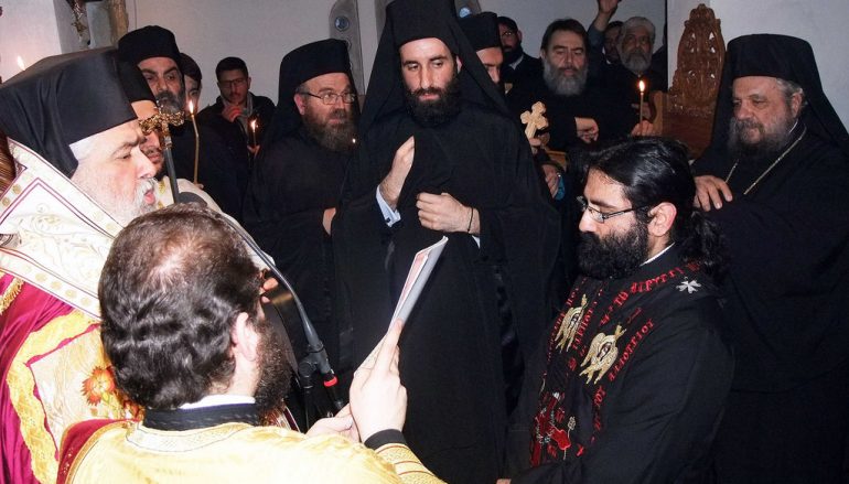 Κουρά μοναχού στην Ι. Μονή Παναγίας Γοργοϋπηκόου της Ι. Μ. Νεαπόλεως (ΦΩΤΟ)
