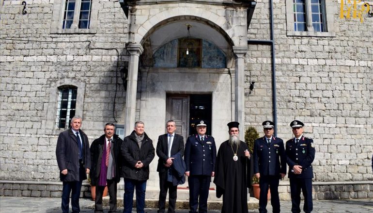 Ο Μητροπολίτης Άρτης και ο Αρχηγός της ΕΛ.ΑΣ. εγκαινίασαν Αστ. Τμήμα (ΦΩΤΟ)