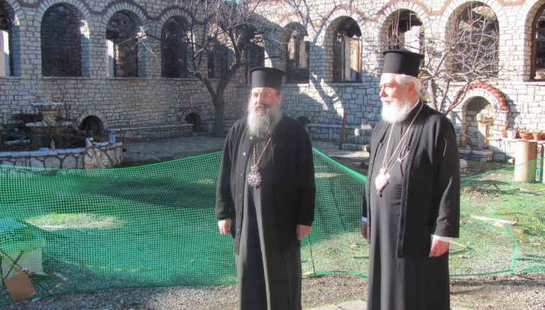 Ο Μητροπολίτης Πατρών επισκέφθηκε την Ιερά Μονή Βαρνάκοβας Φωκίδος (ΦΩΤΟ)