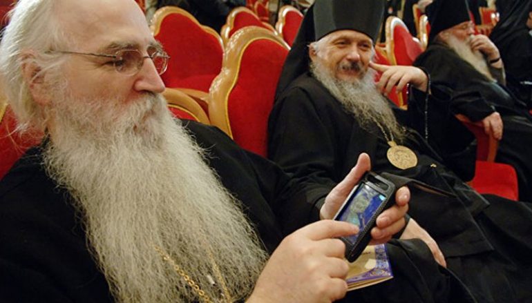 «Ορθόδοξη» εφαρμογή για τα κινητά από την Εκκλησία της Ρωσίας (ΒΙΝΤΕΟ)