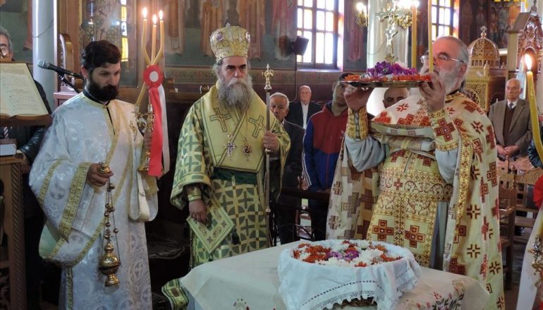 Κυριακή της Σταυροπροσκυνήσεως στην Ι. Μητρόπολη Άρτης (ΦΩΤΟ)