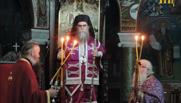 Προηγιασμένη Θεία Λειτουργία στον Μητροπολιτικό Ναό Άρτης (ΦΩΤΟ)