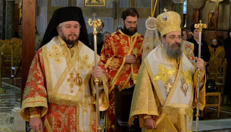 Η Κυριακή της Σταυροπροσκυνήσεως στην Ι. Μ. Πατρών (ΦΩΤΟ)