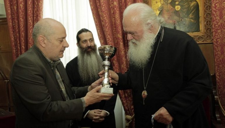 Στον Αρχιεπίσκοπο το κύπελλο της ομάδας Μπάσκετ της Αρχιεπισκοπής (ΦΩΤΟ)